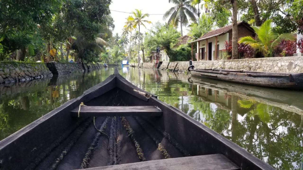 The Blues Hotel Alappuzha Eksteriør billede